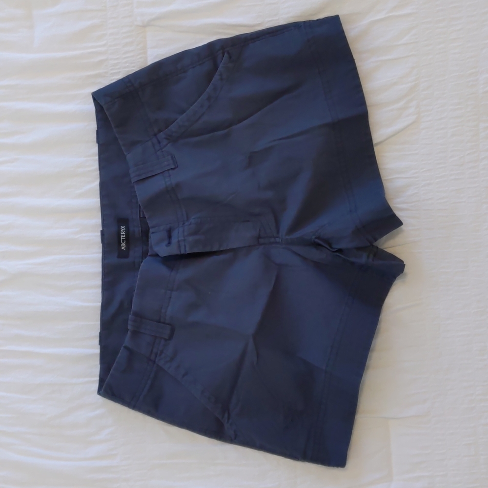 Arc'teryx Women's Camden Short | 8